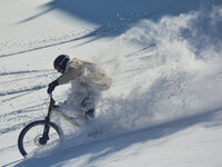 etienne-warnery-mountain-biking-snow