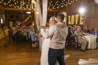 Irish Hills Weddding Barn | Michigan Wedding Venue Irish Hiills Photographer