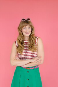 bailey headshot sunglasses