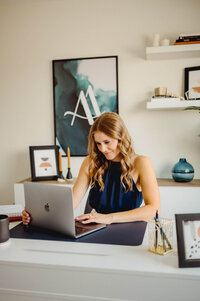 Ashley-Anne Schmidt, Certified Dubsado Specialist for service providers