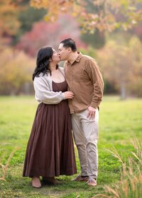 romantic-couple-autumn-portrait-melbourne