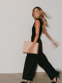 u6512682322_a_side_profile_photo_with_motion_blur_of_a_smilin_d048bfc4-87cd-4ea2-8e3d-19053021fe74_2