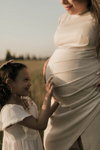 maternity-mother-with-other-children