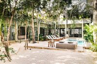 villa2pool2