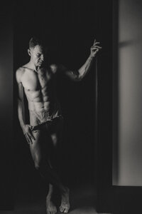 Male_Editorial_Boudoir_Photographers_017