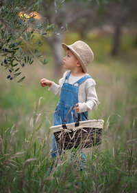 fine-art-child-photography-woodland-nature