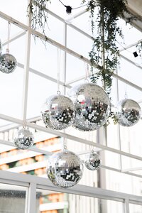 s-o-c-i-a-l-c-u-t-JdXMOGUBBE8-unsplash