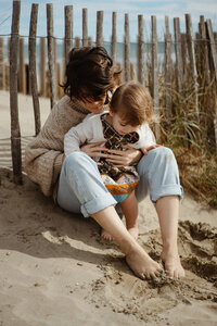 les pieds dans le sable