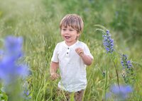 natural-child-portrait-wildflower-field-melbourne