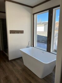 master bath tub
