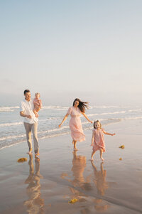 TheChelleenFamily-HannahDosterPhotography-61-Cinnamon-Shore-Port-Aransas-family-photographer-Corpus-Christi