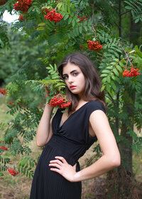 woman-with-red-berries-eastern-suburbs-melbourne-portrait
