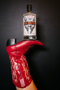 ugly-bitch-house-party-liquor-beer-beverage-brand-photography-114