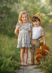 erin-sibling-childrens-portrait-with-teddy-bear-box-hill