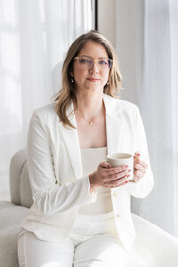 maxwellartphotography-swissphotographer-switzerland-personalbranding-businessphotography-studioday-yard-23072025-mirjam-13