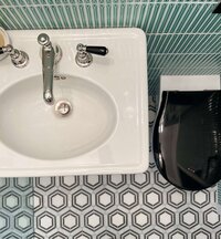 melanie-scaffidi-coburg-art-deco-bathroom-geometric-stone-floor