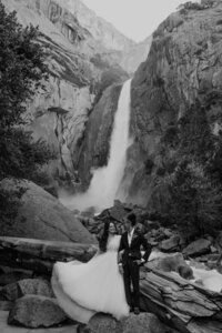 Yosemite-All-Inclusive-Elopement-by-Samantha-Josette-56