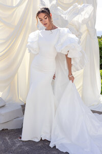editorial-wedding-castel-bay-modern-backdrop-braidal-fashion-09