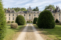 editorial-wedding-at-chateau-d-aveny-latelierplez-wedding-000000000003