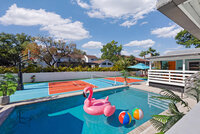 PoolFloats_websize