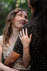 Azle-Photographer-takes-engagement-pictures-at-a-and-m-gardens2