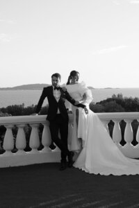 editorial-wedding-castel-bay-view-couple-portrait-20
