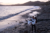 shell-beach-couple-2