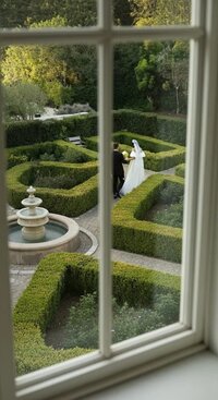 gargen-wedding-window