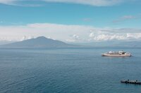 kaboompics_view-of-the-italian-volcano-vesuvius-across-the-bay-of-naples-from-sorrento-italy-12443