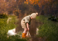 faye-childrens-portrait-playing-in-creek-melbourne-east.jpg