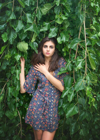 woman-in-leafy-garden-vermont-melbourne-women-portrait