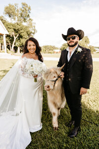 WhiteWedding-Bride+Groom-025