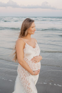 TamezMaternity_HannahDosterPhotography-98-Cinnamon-Shore-Port-Aransas-maternity-photographer-Corpus-Christi