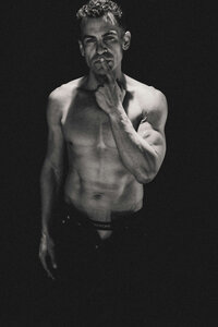 Male_Editorial_Boudoir_Photographers_001