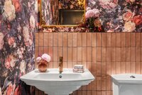 melanie-scaffidi-floral-bathroom-macleod