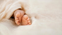 nurse-sascha-newborn-care-california-aby-feet
