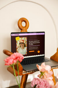 Bold Showit website design for a social media management agency and content strategist.