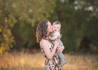 melbournes-east-family-photographer-mother-and-baby