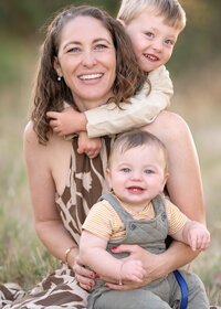 garden-in-vermont-family-photography-mother-and-children