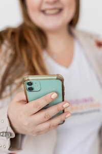 social-media-marketing-iphone-0733