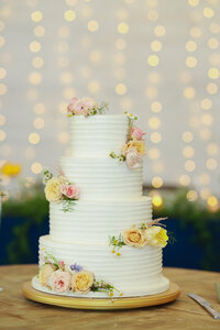 Wedding cake at Nashville Tennessee venue — Weddings & Events by Raina