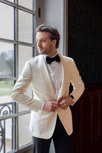 chateau-de-nainville-les-roches-groom-get-ready-paris-editorial-wedding-france-17