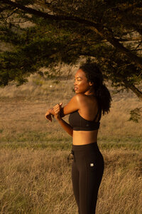 slo=laguna-lake-runner-sports-model-02