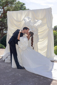 editorial-wedding-castel-bay-couple-portrait13