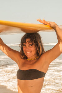 saladita-beach-surf-girl-13