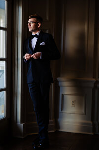 Groom in his tuxedo before an Orlando wedding