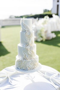 editorial-wedding-castel-bay-luxury-wedding-cake-17