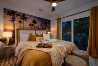 PalmsRoomNight_websize