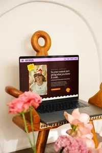 Bold Showit website design for a social media management agency and content strategist.