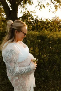 QuadCitiesMaternityPhotographer-5-2